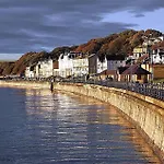 A Wave From It - Part Of The The Bay Village With Pool, Gym And Direct Access, Pub, Restaurant, Tennis And Meadows Walks Filey