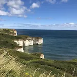 A Wave From It - Part Of The The Bay Village With Pool, Gym And Direct Access, Pub, Restaurant, Tennis And Meadows Walks Dom wakacyjny *