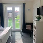 A Wave From It - Part Of The The Bay Village With Pool, Gym And Direct Access, Pub, Restaurant, Tennis And Meadows Walks Dom wakacyjny