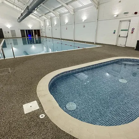 Tatil Evi A Wave From It - Part Of The The Bay Village With Pool, Gym And Direct Access, Pub, Restaurant, Tennis And Meadows Walks Filey