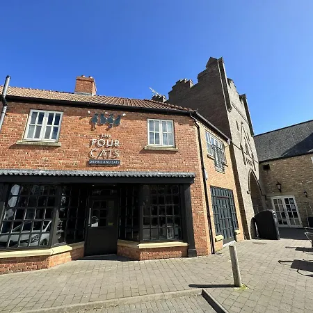 Dom wakacyjny A Wave From It - Part Of The The Bay Village With Pool, Gym And Direct Access, Pub, Restaurant, Tennis And Meadows Walks *