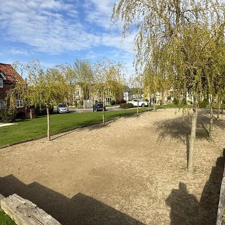 A Wave From It - Part Of The The Bay Village With Pool, Gym And Direct Access, Pub, Restaurant, Tennis And Meadows Walks * Filey